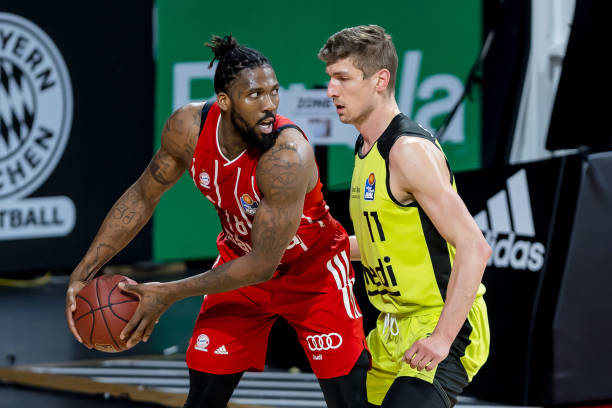 后防主力利 后防主力利